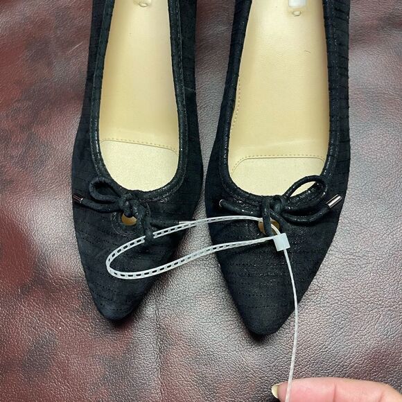 Alex Marie NWOT black suede kitten heel pumps heels, size 7 - Picture 7 of 10